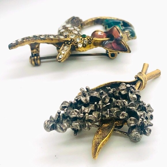 Vintage Signed ART Flower Brooch & Hummingbird Brooch - Picture 5 of 10
